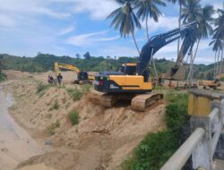 Ramli Mapo Pimpin Normalisasi Sungai Balayo Bersama Penambang Rakyat